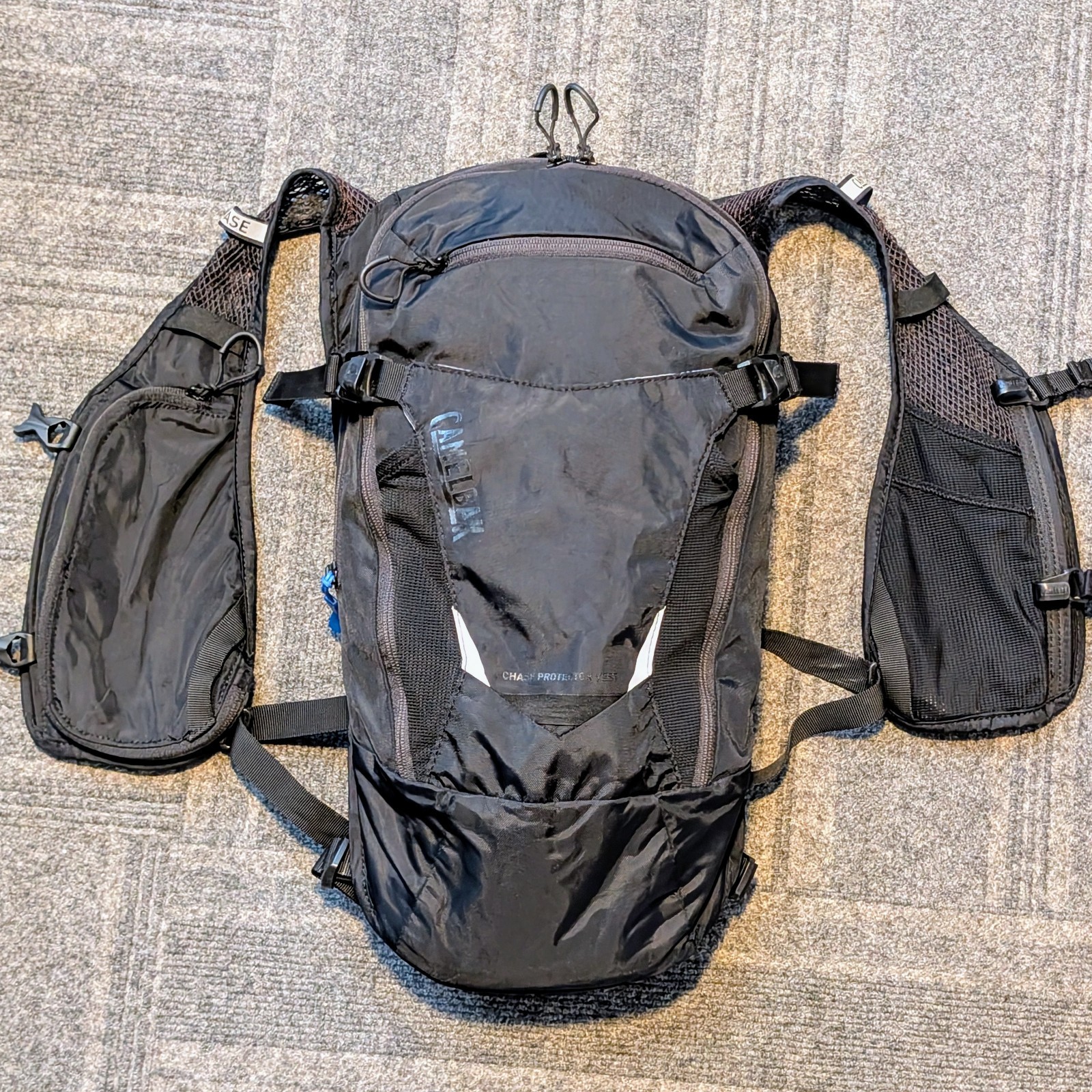 Camelbak Chase Protector Vest 70oz Hydration Pack Black
