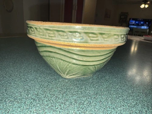 1920’s MCCOY GREEN GLAZED YELLOWWARE SMALL MIXING BOWL STARBURST EUC!!!