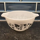 Vintage Pyrex 1.5 Pt Black Gooseberry Cinderella Bowl 441 Glass Mixing Bowl