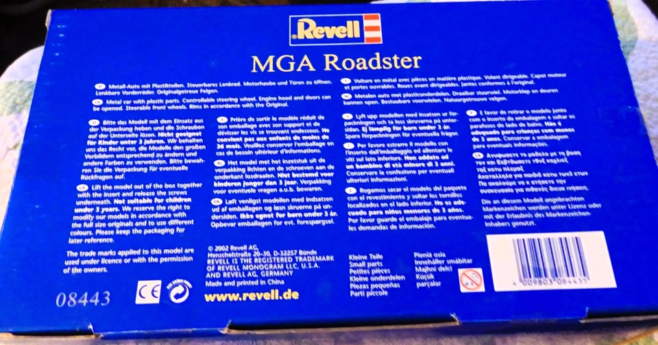 2002 Revell MGA Roadster - Dark Green (08443) - 1:18 Scale NEW - Image 3 of 3