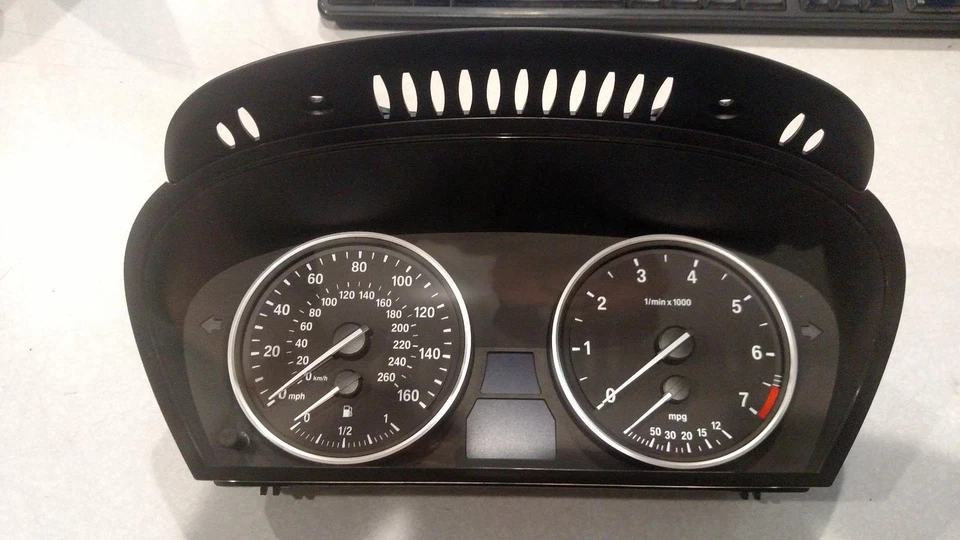 08 09 10 BMW 550i: Velocímetro Cluster MPH, ID# 62119177253 Foto 3 de 4
