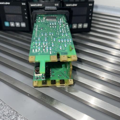 Watlow Series 93, 1/16 DIN Microprocessor-based Temperature Controller - Picture 6 of 7