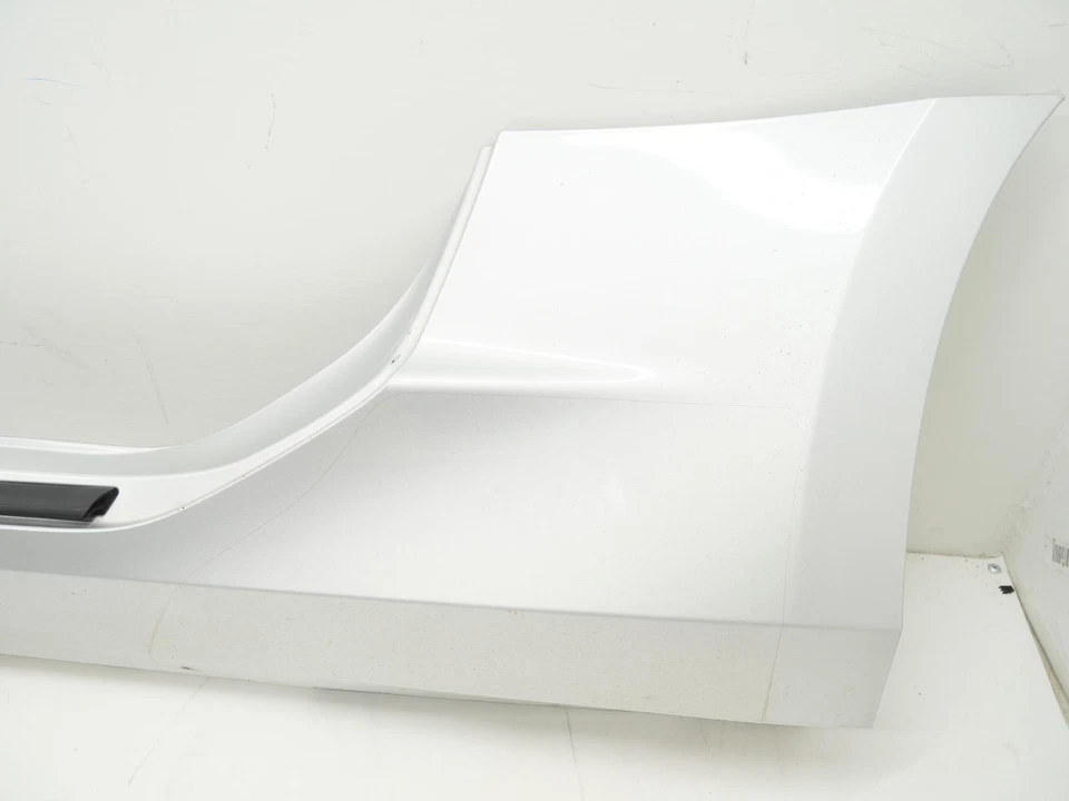 Panel basculante de conductor usado faldón lateral moldeado LH 2016-2024 Chevy Camaro SS 1LE OEM Foto 2 de 4