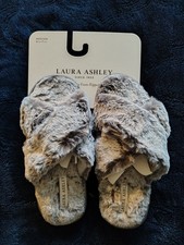 Laura Ashley Women's Plush Memory Foam Slippers Size Medium