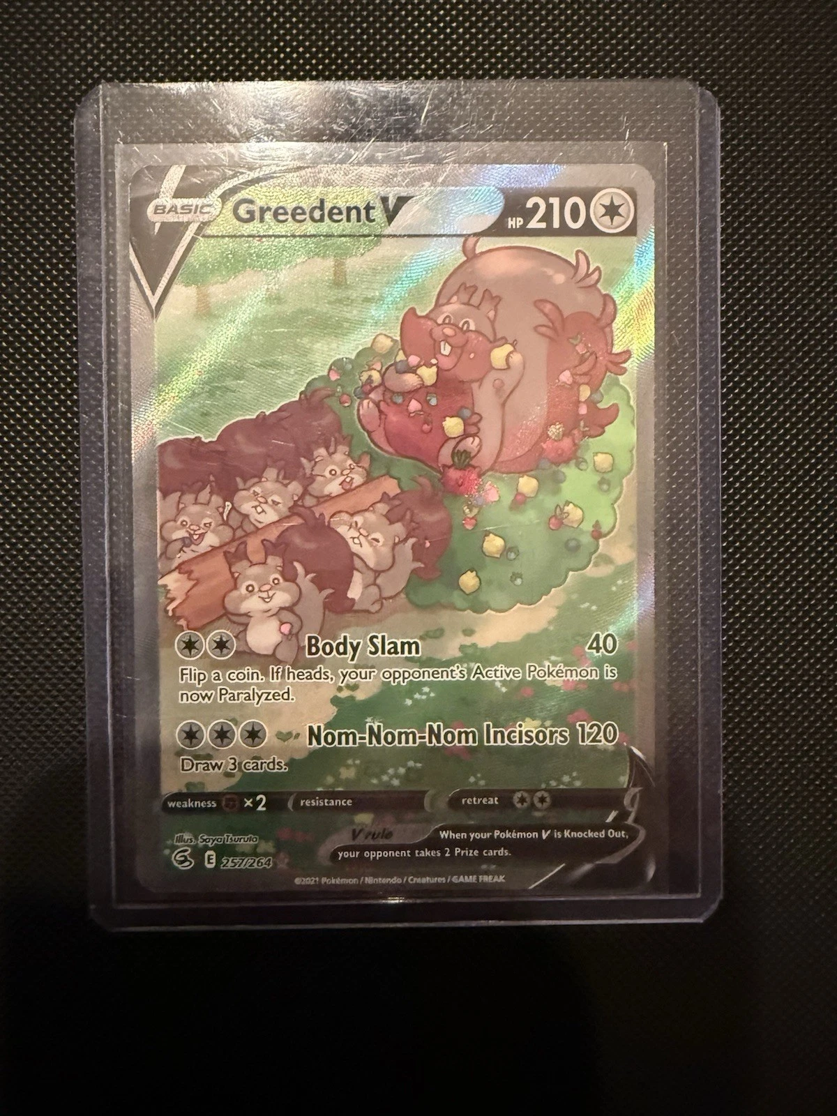 Pokémon TCG Greedent v Fusion Strike Holo Card 257/264