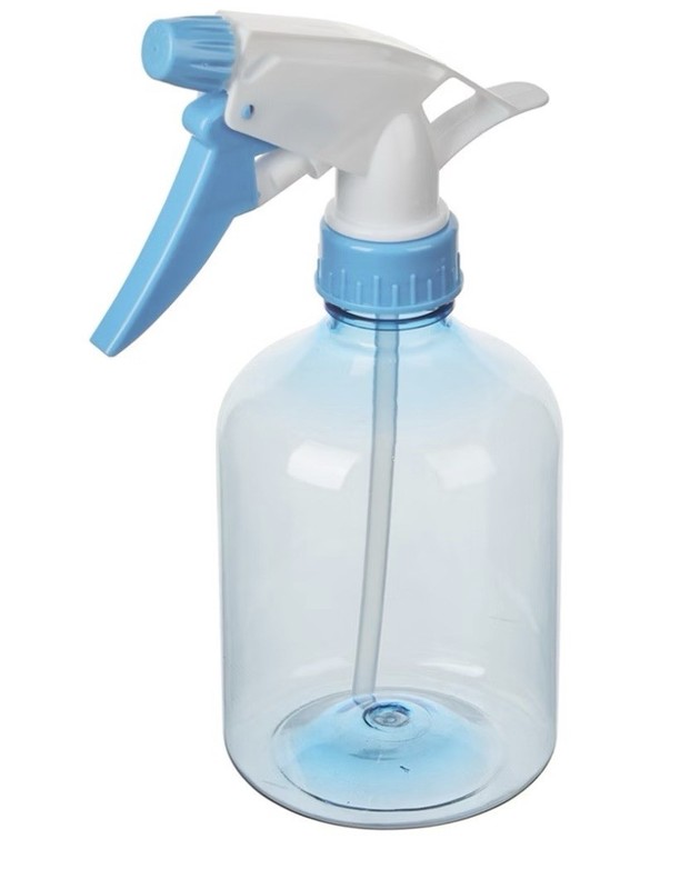 New Set of 5  Spray Bottle 12 fl oz Set - Yellow 1, Green 2, Blue 2