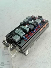 2004-2006 Chevy Colorado GMC Canyon Engine Fuse Box OEM