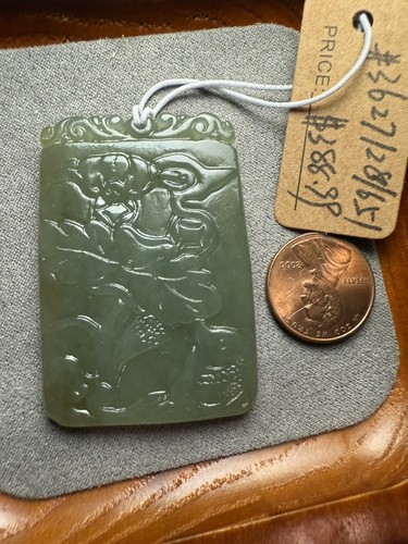 Unique Natural Nephrite Hetian Jade Pendant Hand-Carved Lotus and Bat - Picture 5 of 6