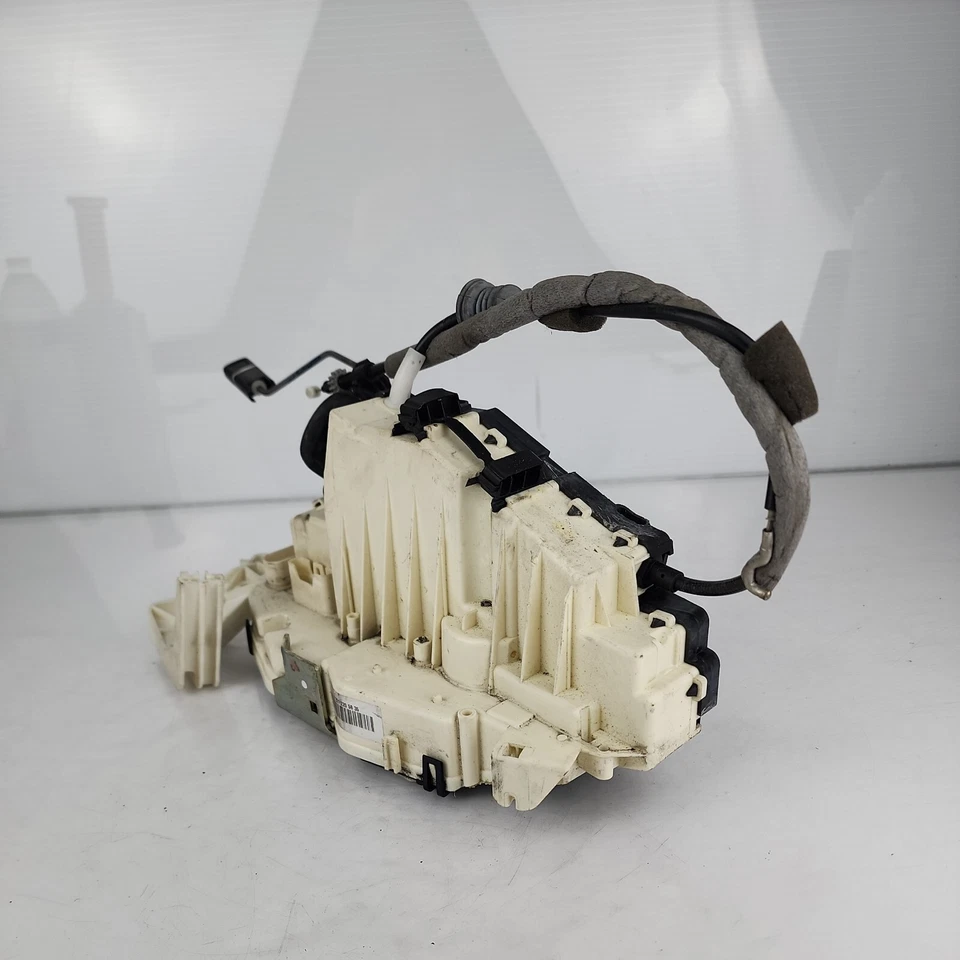 Actuador de pestillo de cerradura de puerta delantera derecha Mercedes W216 S550 2007-2014 sin llave OEM Foto 2 de 4