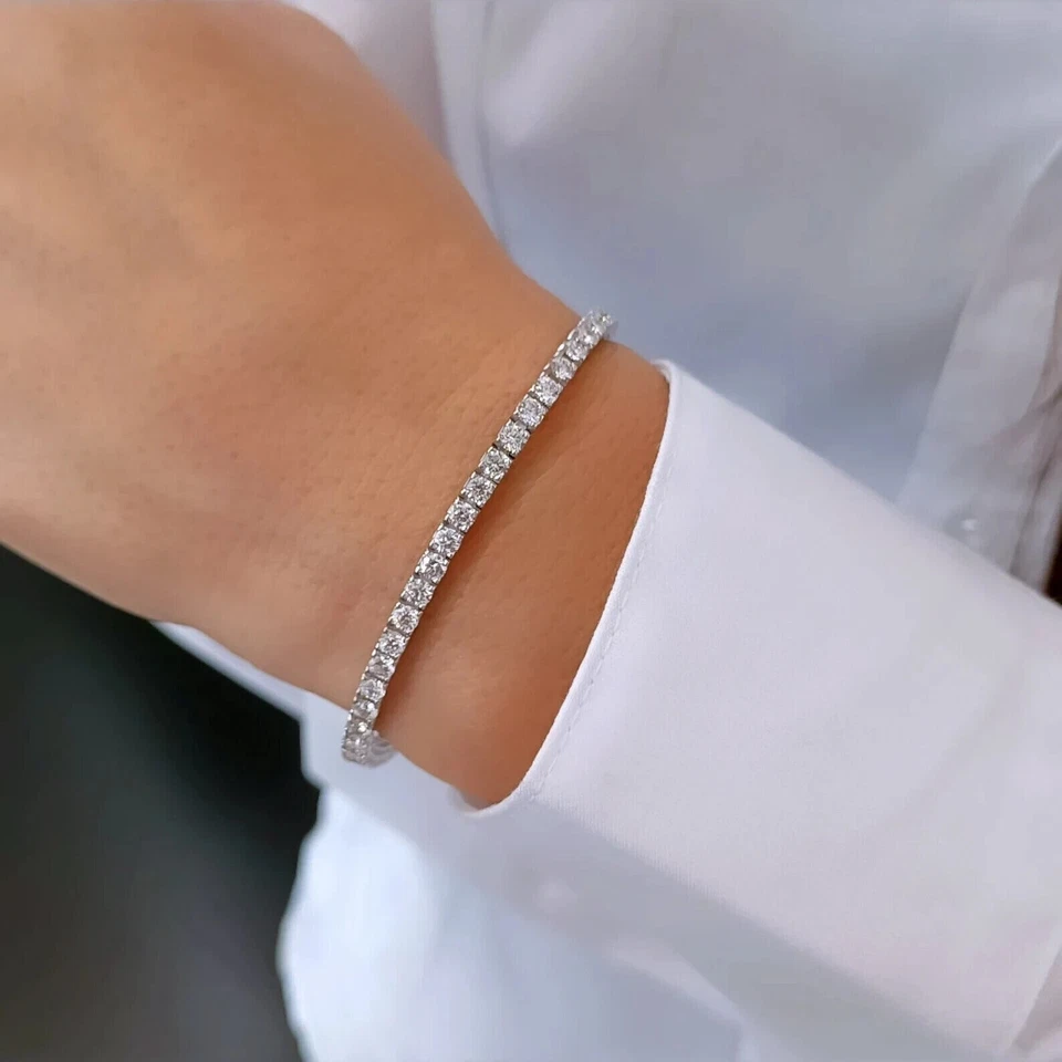 Brazalete de tenis de diamantes cultivados de laboratorio redondo de 6 quilates especial para el día de la mujer en plata 925 Foto 4 de 4