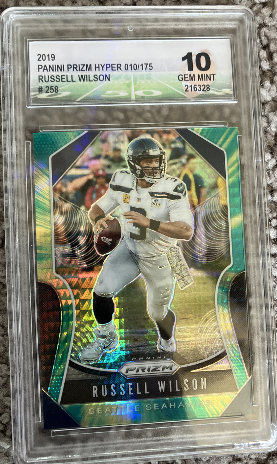 2019 Panini Prizm - Hyper Prizm #258 Russell Wilson /175 Graded 10