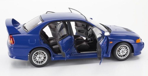 Motorhelix 1/18 Mitsubishi Lancer Evo IV mit Motor 1999 blau M84005 - Bild 8 von 18