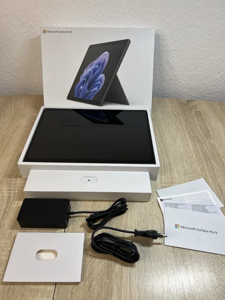 💥Surface Pro 9 Intel Core i7-16GB-256GB💥50€ Gutschein. Wie Neu. Garantie !!!