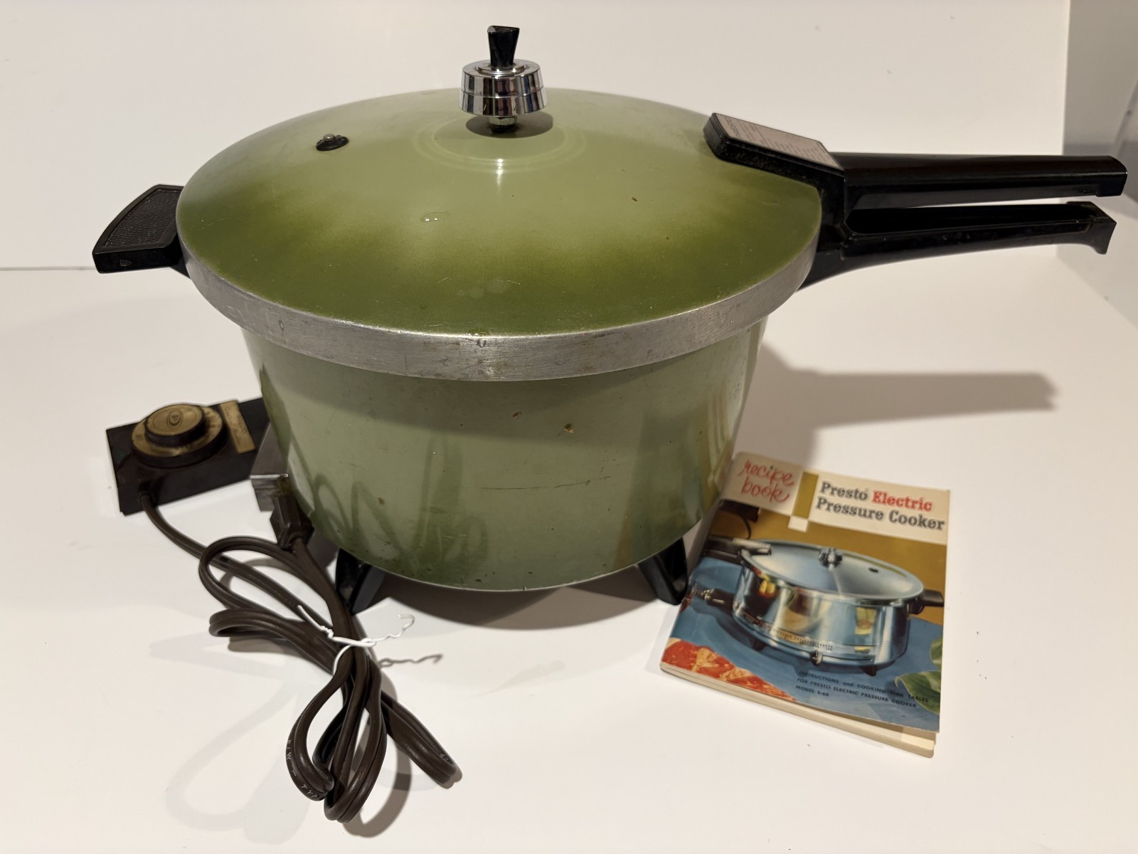 Avocado Green 6 Qt
