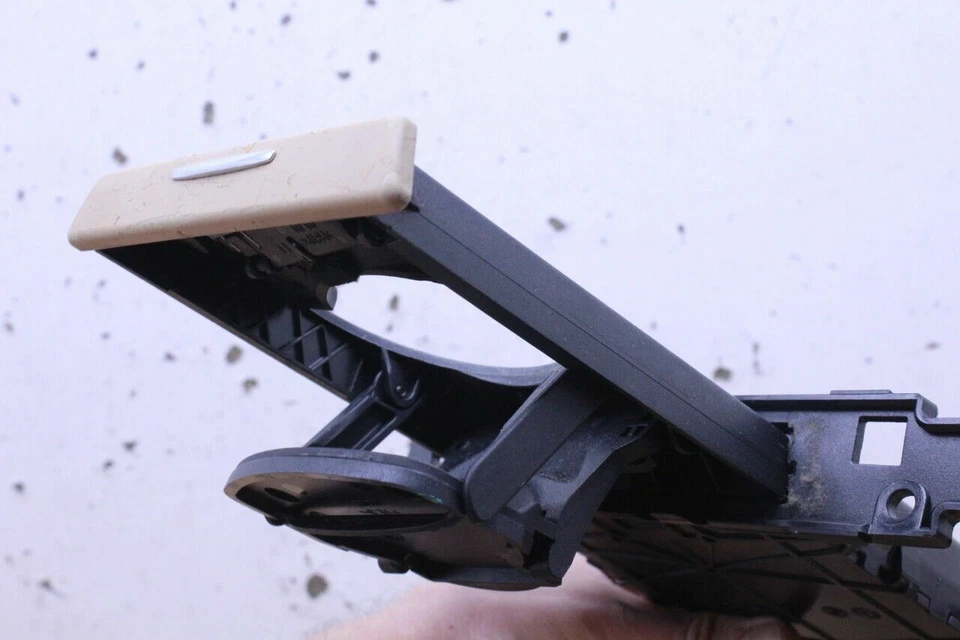 2006-2013 BMW 328i 330i 335i M3 Cup Holder Right OEM Used - Изображение 4 из 4