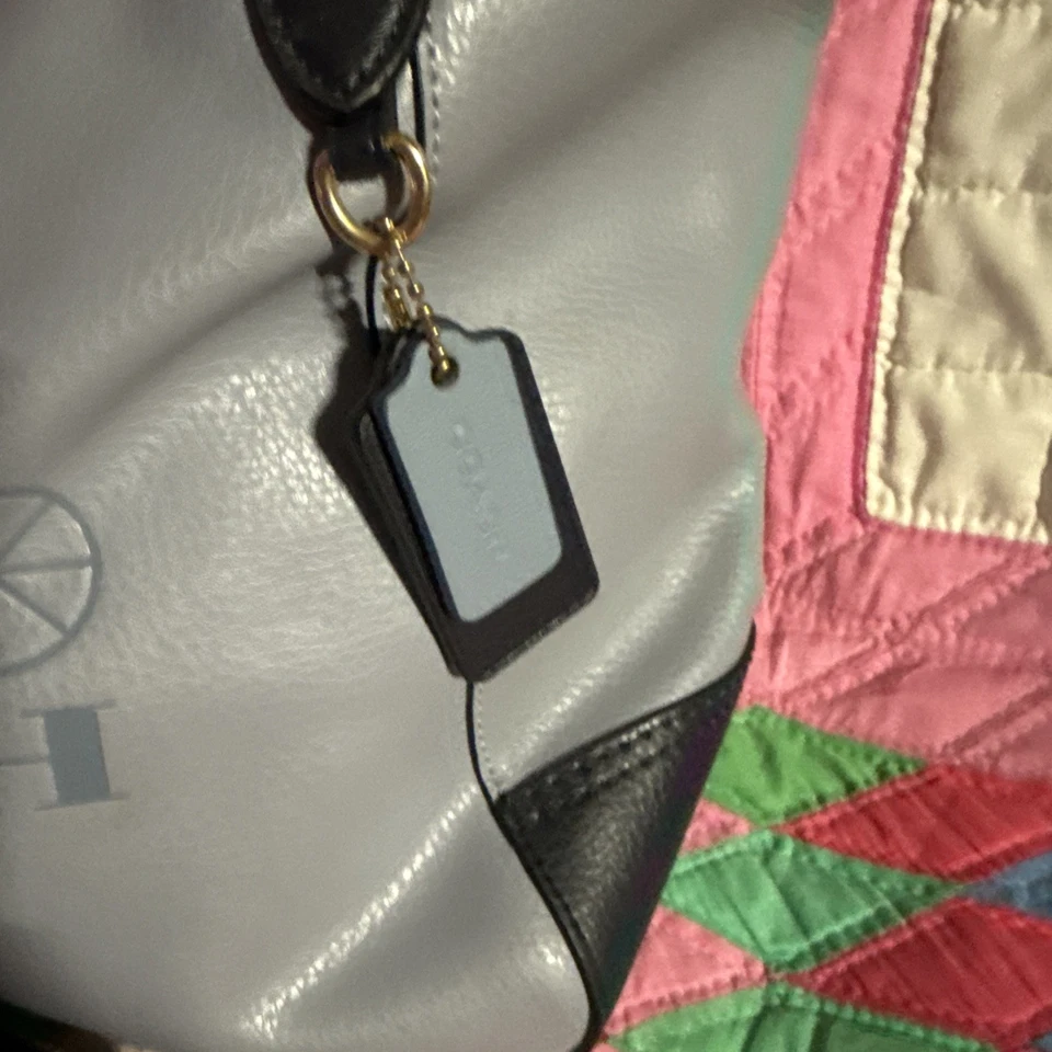 蔻驰27 C5775三色马车皮革双肩带托特包 — 第 4/4 张图片