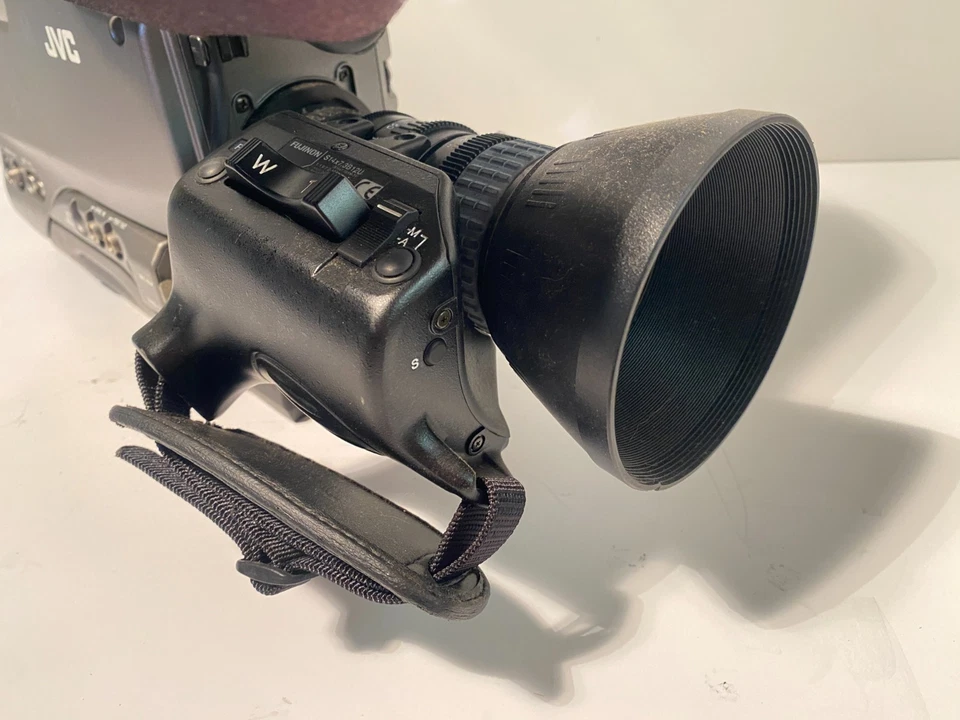 JVC GY-DV500 Mini DV Camcorder - Image 3 of 4