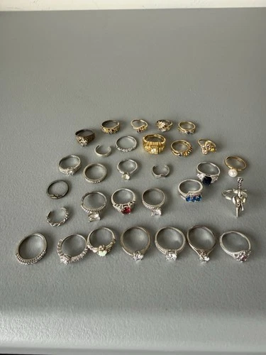 Lot of 30 Vintage And Modern Costume Jewelry Rings Mixed Styles
