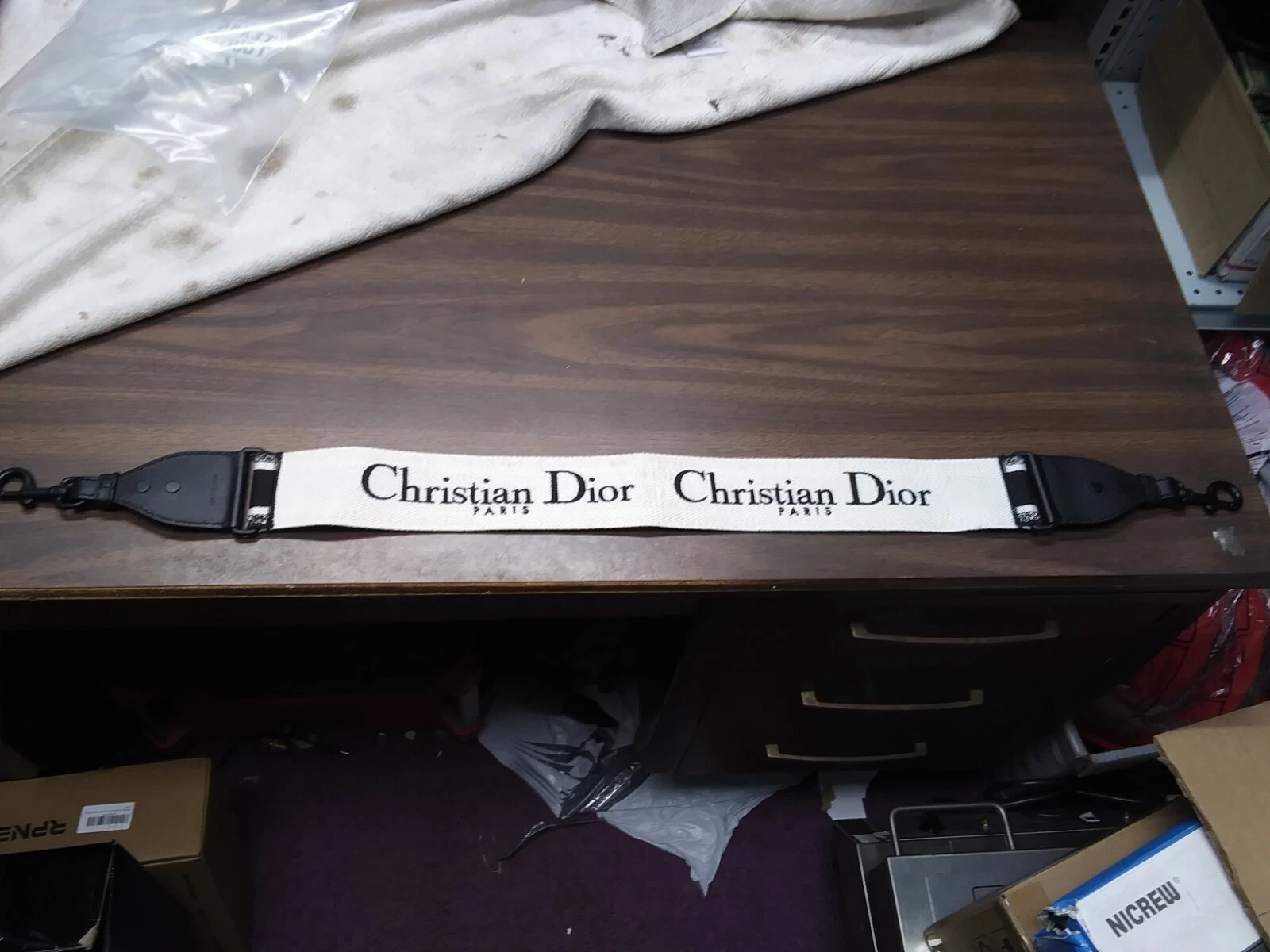 Sac bandoulière Christian Dior logo brodé bandoulière noir/crème et cuir ultra mat