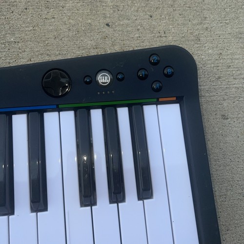 2I Wii RockBand 3 Mad Catz Harmonix Keytar Keyboard W/Strap 96161 NO DONGLE - Picture 2 of 5