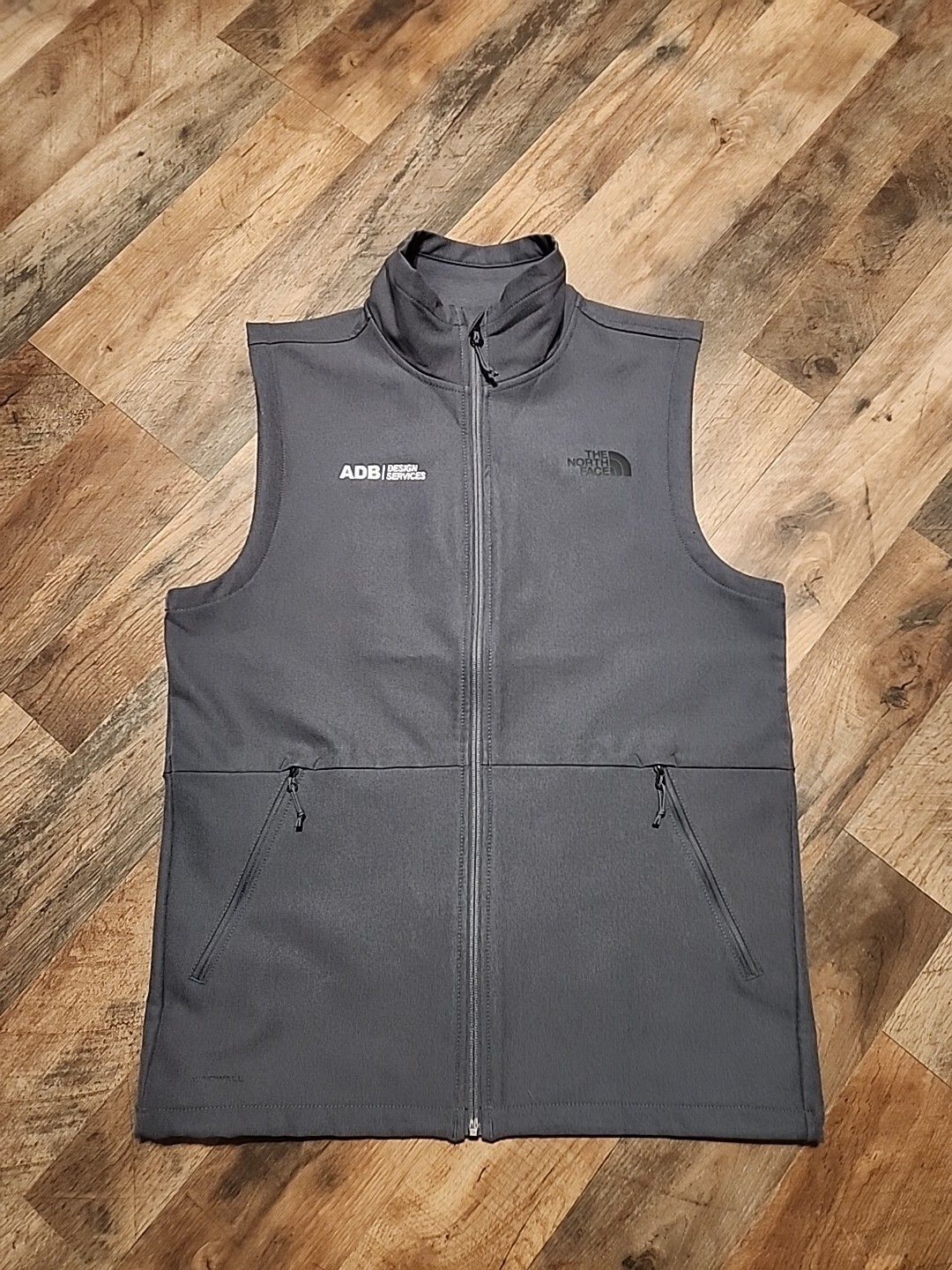 North Face Windwall Vest Men’s Gray Full Zip Size Small nwot corp logo