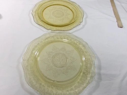 Vintage Amber Yellow Federal Glass Madrid Depression Dinner Plates Set Of 2 11"