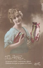 CP 1ER AVRIL FEMME ELEGANTE FLEURS CHEVEUX POISSONS - 36455