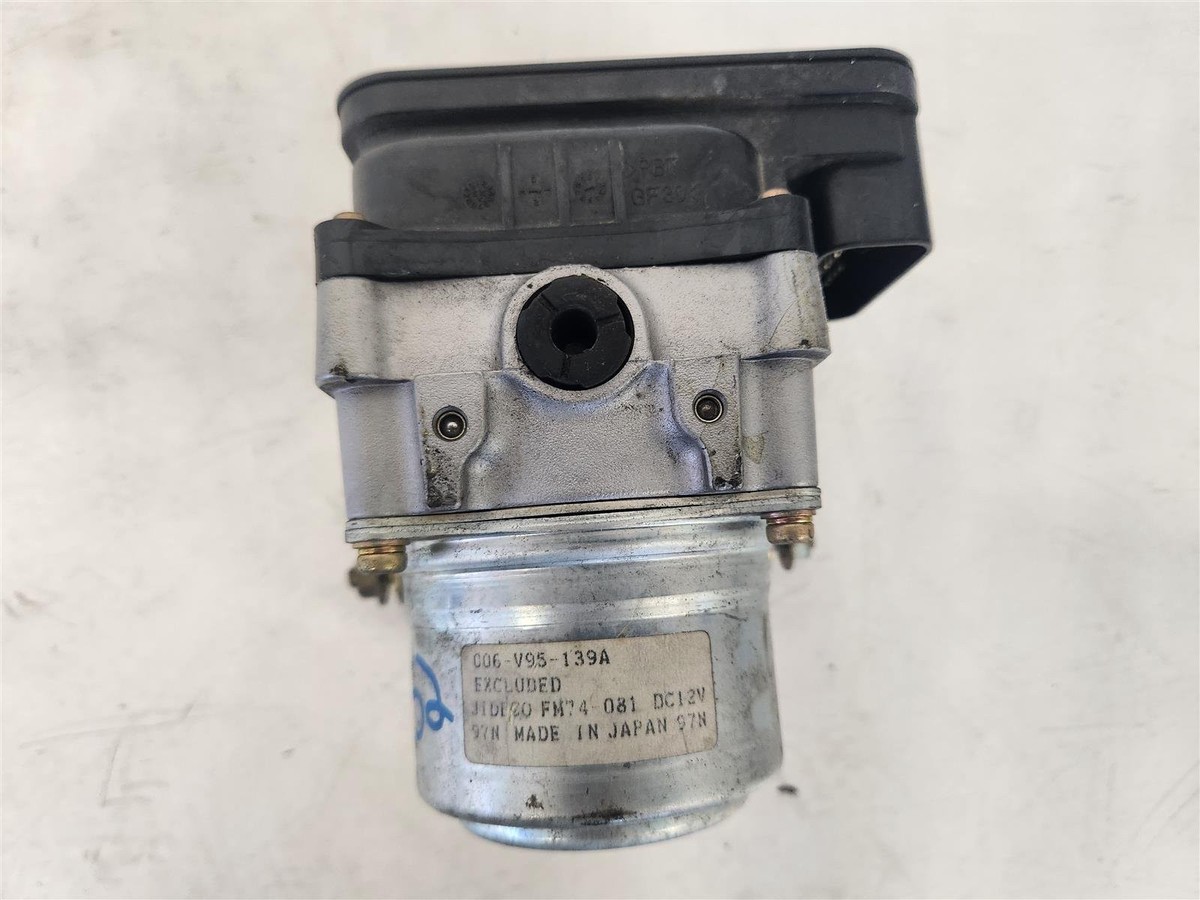 2000-2003 Honda S2000 Vsa Abs Pump Modulator Accumulator 57110-S2a