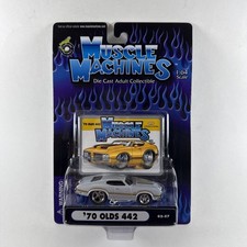 MUSCLE MACHINES 1970 OLDS 442  1:64 DIECAST  ...