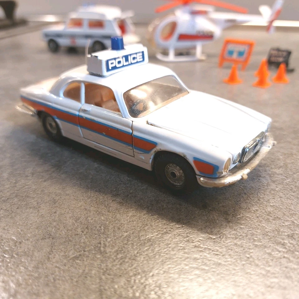 CORGI Emergency SET #20 POLICE JAGUAR + RANGE ROVER VIGILANT + HELICOPTER HUGHES - Immagine 3 di 4
