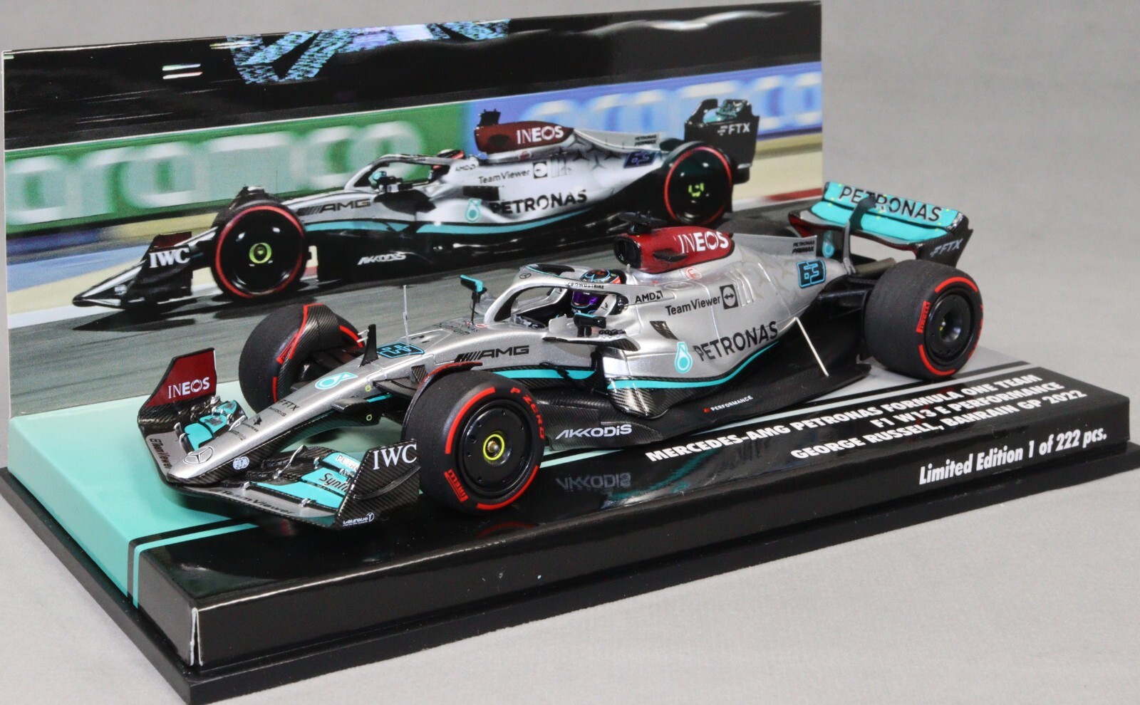Minichamps Mercedes-AMG F1 W13 E Bahrain GP 2022 George Russell 447220163 NEW