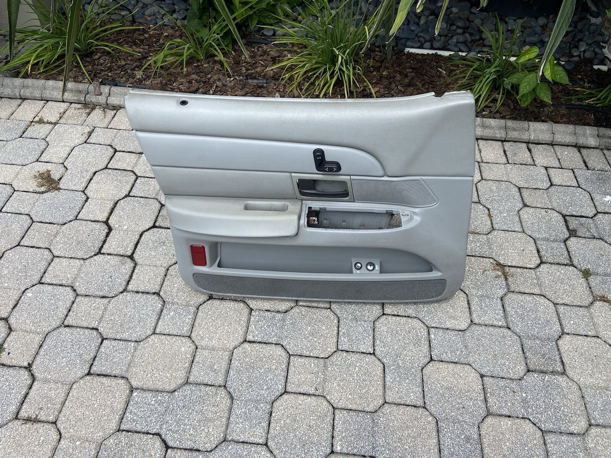 2003-04-05-06-07-08-09-10-11 Ford Crown Victoria Front Driver Door