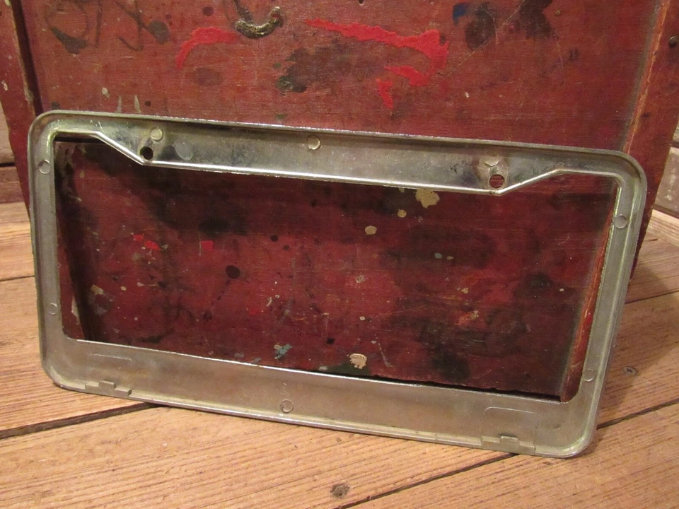 Vintage WORLD CHAMPIONS SAN FRANCISCO 49ERS Metal License Frame - Image 4 of 4