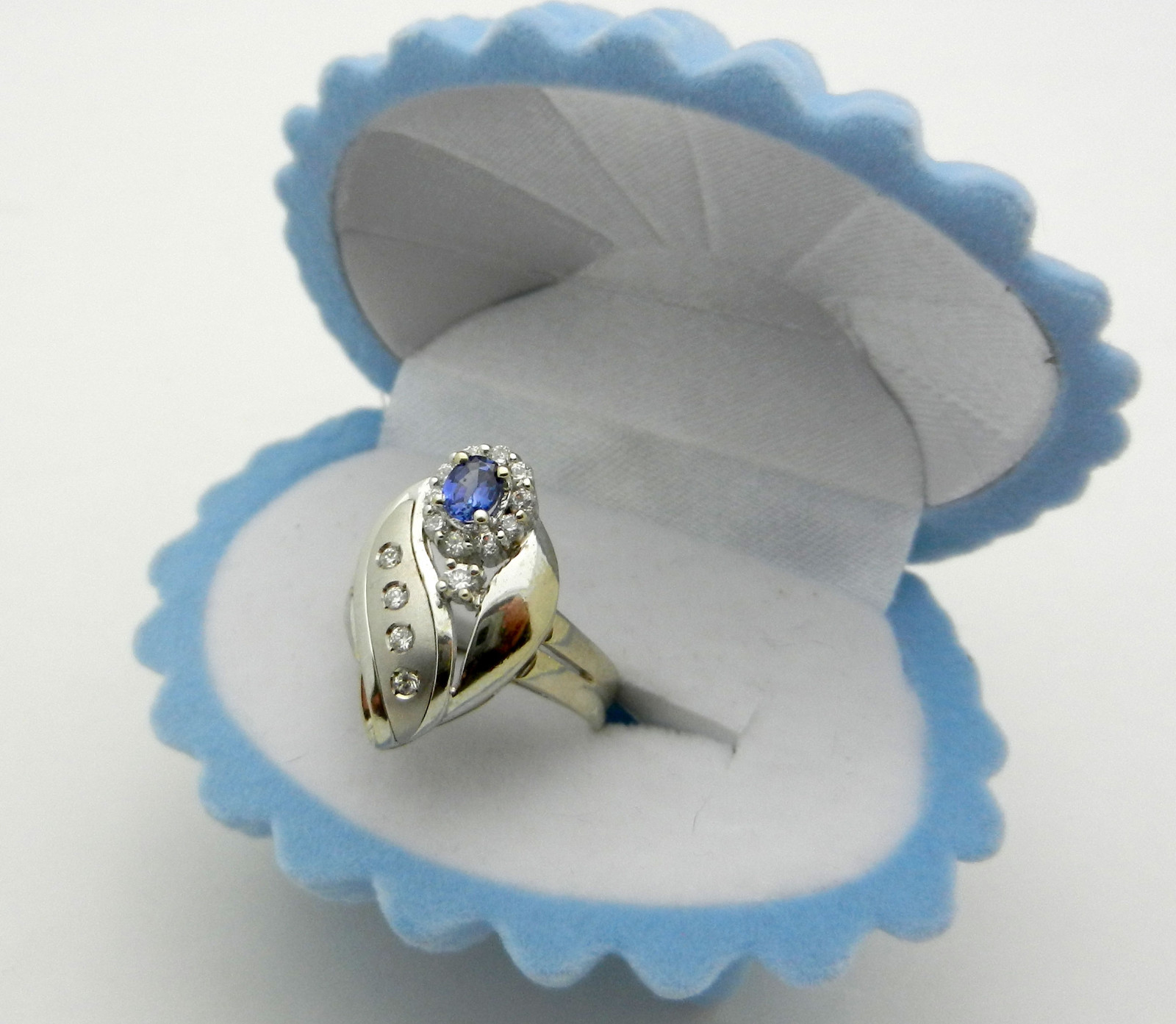 Solid 14k White Gold Ring with Simulated Blue Sap… - image 4