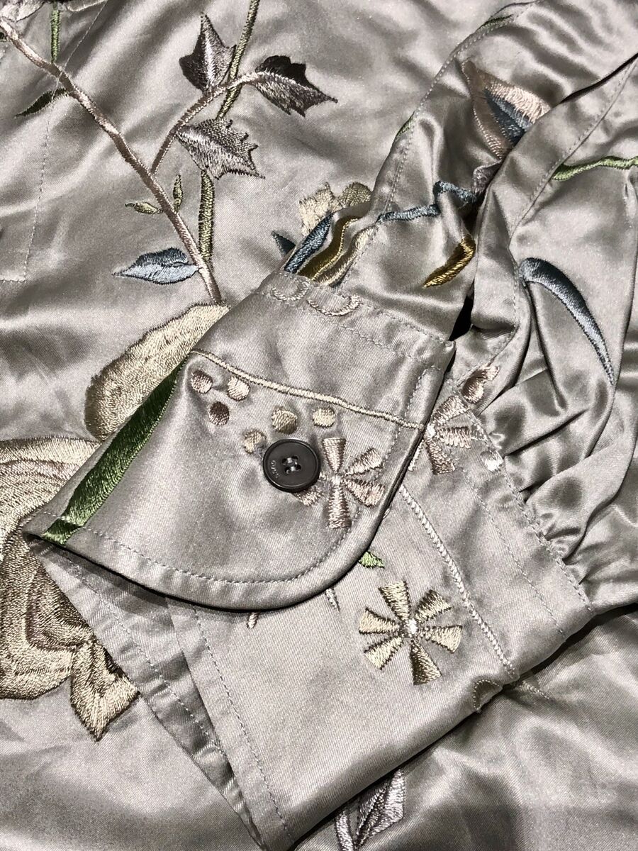 GUCCI By Tom Ford Spring 2003 Embroidered Flower Bird 100 GUCCI By Tom Ford Spring 2003 Embroidered Flower Bird 100
