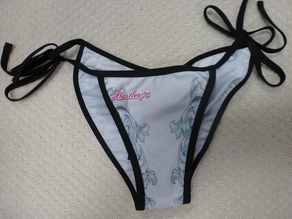 Hustler女式泳装比基尼上衣和底部“Point Dume”白色。娇小。无退货 — 第 3/4 张图片