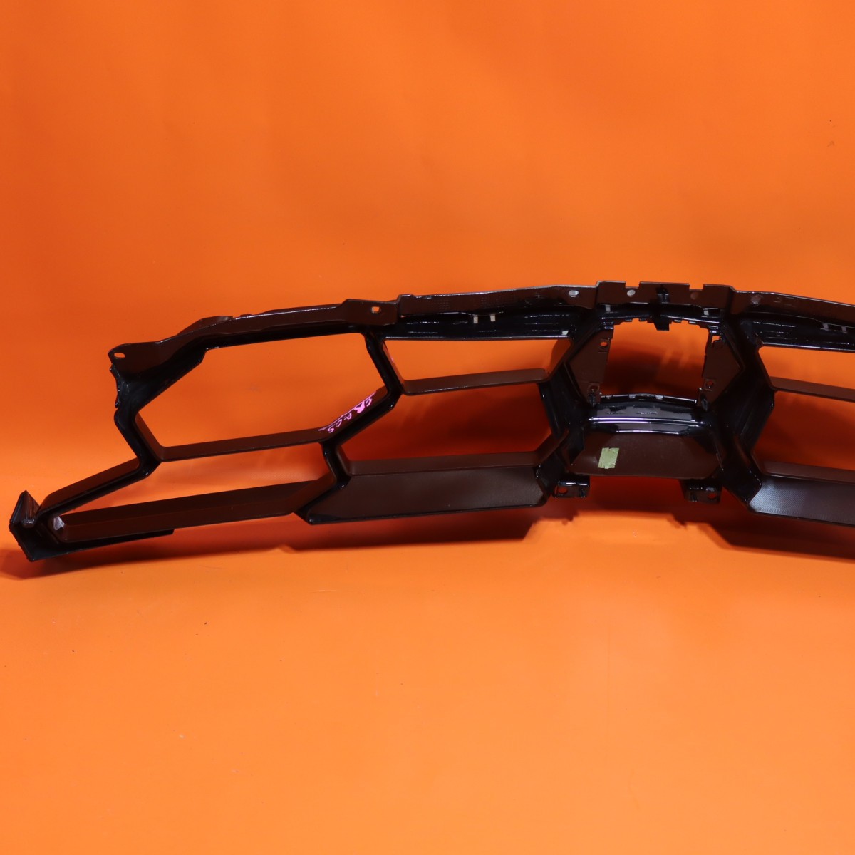 LAMBORGHINI URUS GRILLE UPPER 2018 2019 4ML807639A OEM DAMAGED
