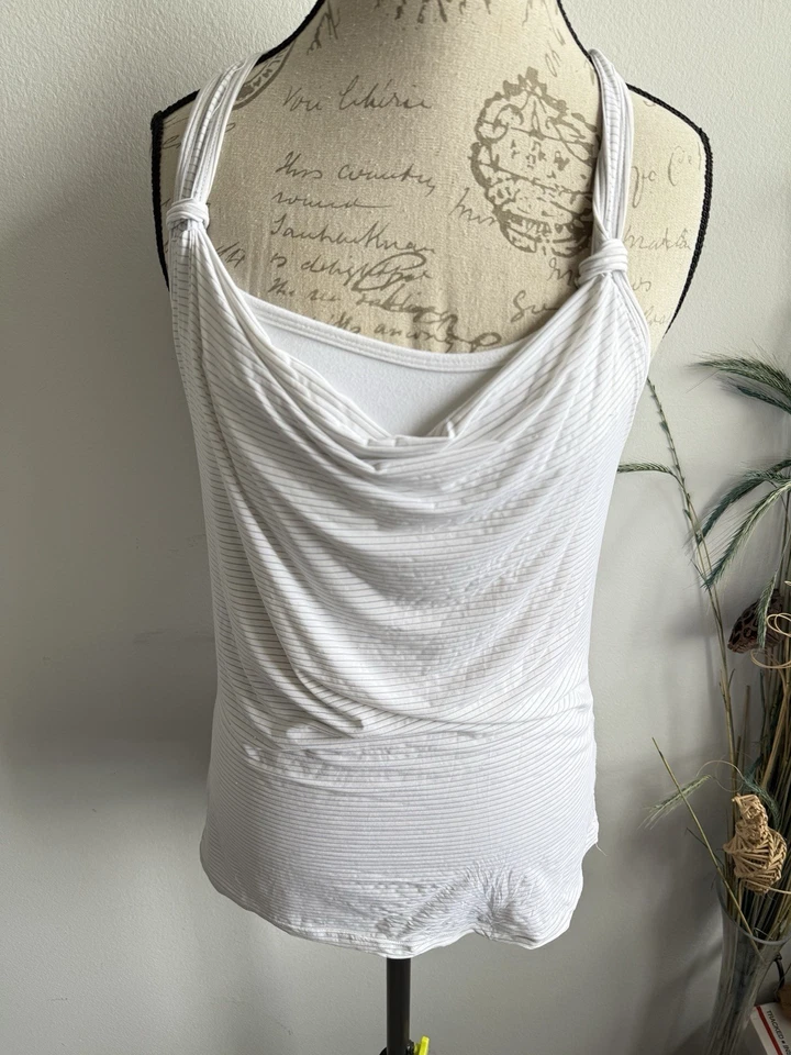 Camiseta sin mangas Beyond Yoga para mujer ajuste relajado blanca a rayas pequeña Foto 4 de 4