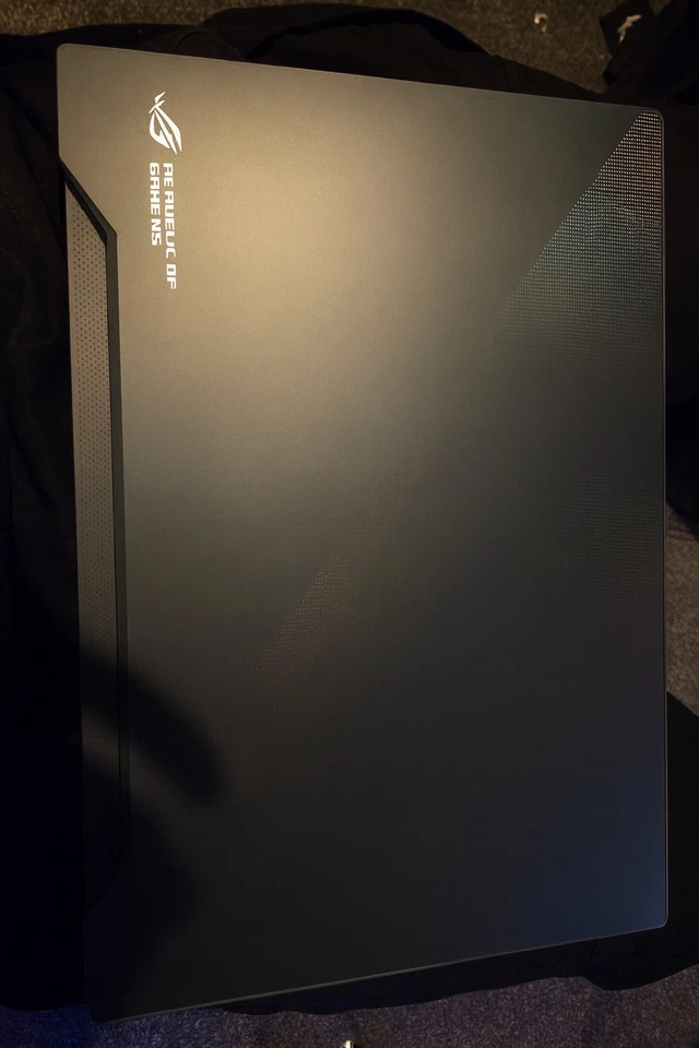 ASUS - ROG Zephyrus M15 15.6" Gaming Laptop - Intel Core i7 - 16GB RAM-516GB SSD - Image 3 of 4