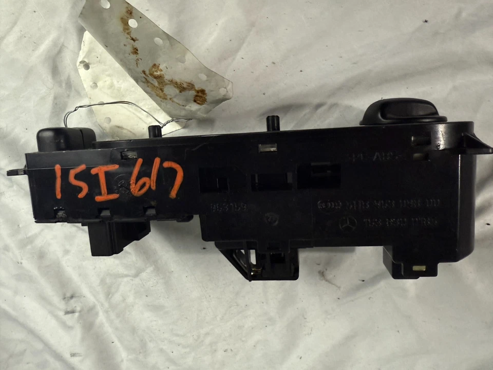 Panel de interruptor de control climático calentador de aire acondicionado manual Mercedes ML320 ML55 1998-2003 FABRICANTE DE EQUIPOS ORIGINALES Foto 3 de 4