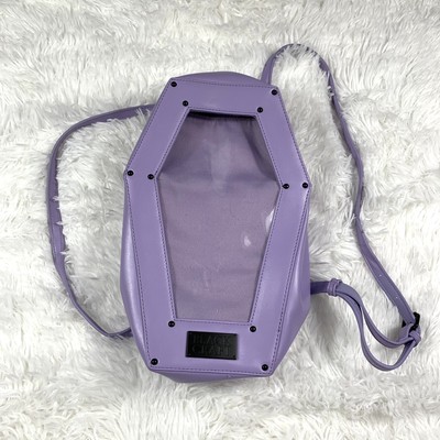 Pin's violet collector sac à dos cercueil BLACKCRAFT culte