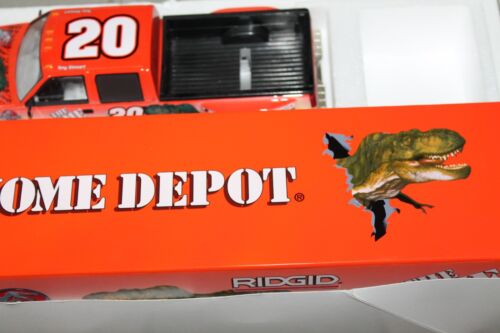ACTION TONY STEWART #20 HOME DEPOT JURASSIC PARK III 2001 CREW CAB SHOW TRAILER - Picture 4 of 10