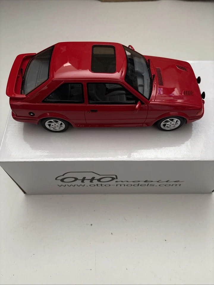 OTTO FORD ESCORT RS TURBO RED 1/18 SCALE OT826 - Image 4 of 4