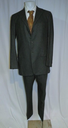 Kiton Wilkes Bashford 100% Cashmere Gray Striped Hand Made Three Button Suit 40L