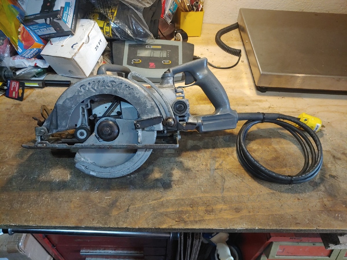Skilsaw Professional Model 77 Circular Saw 7 1/4