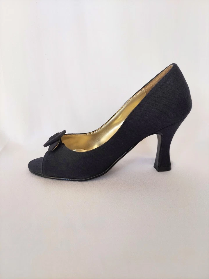 Zapatos de tacón Newport News punta abierta talla 5,5 hebilla punta lona tela negros Foto 2 de 4