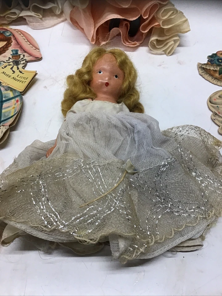 1940’s 7 Bisque Nancy Ann Storybook Dolls, 2 Hallmark Paper Doll Card, Vogue Doll Foto 4 de 4