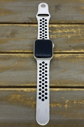 Apple Watch SE (2nd Generation) 40mm Starlight - A2722 - Locked / As-Is