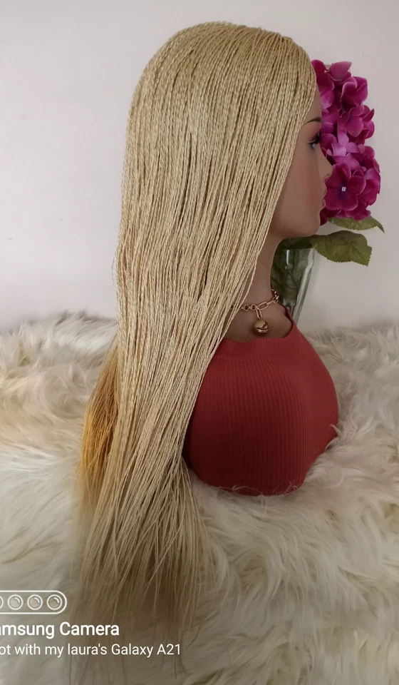 Peluca trenzada Senegalesa de tamaño pequeño hecha a mano peluca trenzada rubia de 28 pulgadas Foto 3 de 4