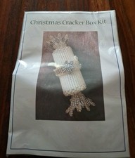 SPELLBPUND BEADS. CHRISTMAS CRACKER SEED BEADING BOX KIT.